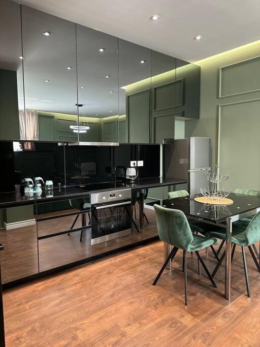 Green Apartment Tirana Buitenkant foto